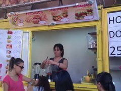 Preise für Straßenessen in Eriwan, Sandwiches und Hot Dogs