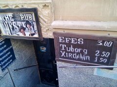 Preise für Lebensmittel in Baku, Bier in einer Bar