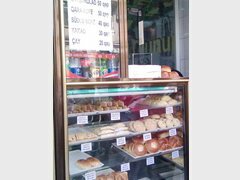 Lebensmittelpreise in Baku, Tee, Kaffee und Brötchen