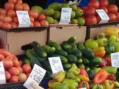 Lebensmittelpreise in Minsk, Belarus, Gurken und Tomaten