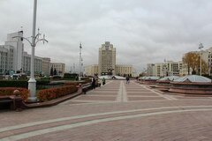 Que voir à Minsk, Place de l'indépendance 