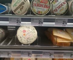 Prix des denrées alimentaires en Belgique à Bruxelles, fromage à pâte molle avec moisissure