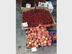 Prix en Sofia sur le marché, Cerises et nectarines