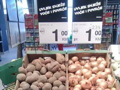 Lebensmittelpreise in Bosnien und Herzegowina, Kartoffeln und Zwiebeln