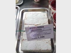 Preise in montenegrinischen Straßencafés, Butterkuchen in Kotor