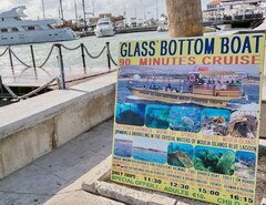Loisirs à Paphos en Chypre, croisière sur un bateau à fond transparent