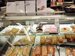 Prix des denrées alimentaires dans les épiceries en Estonie, Gâteau