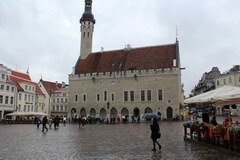 Sites touristiques de Tallinn, Hôtel de ville et place 