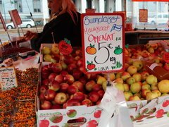 Preise auf dem Markt von Helsinki Embankment, finnische Äpfel