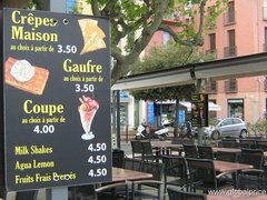 Französische Café-Preise, Pfannkuchen und Shakes