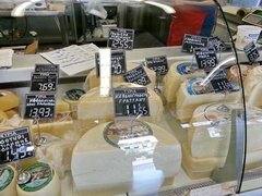 Lebensmittelpreise in Athen, Griechenland, verschiedene Käsesorten