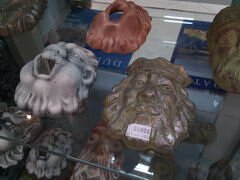 Souvenirs in Dubrovnik (Kroatien), Masken