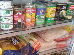 Indonesien, Samosir, Lebensmittelpreise für Konserven