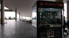 Transport en Jordanie, Station de taxis à l'aéroport