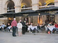 Essenspreise in Barcelona, Ein Restaurant auf der Rambla, einer Fußgängerzone