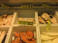 Wie viel kostet der norwegische Lachs auf dem Markt in Barcelona?