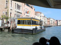 Wassertransport Venedig, Haltestelle Wasserbus