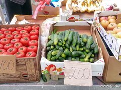 Lebensmittelpreise in Alma-Ata, Tomaten und Gurken