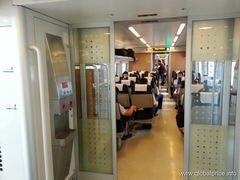 Guangzhou Transport in China, Im Inneren des chinesischen Hochgeschwindigkeitszugs