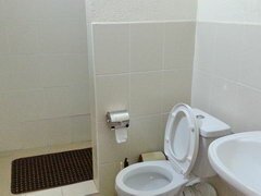 Dusche und Toilette in Bishkek