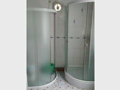 Unterkunft in Kirgisien, Toilette mit Dusche