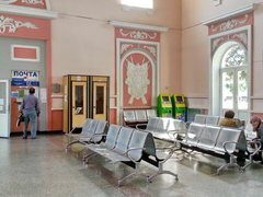 Les transports au Kirghizstan, L'intérieur de la gare ferroviaire