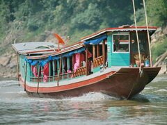 Wassertransport in Laos, Boot draußen