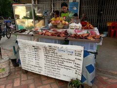 Laos, Vientiane, Lebensmittelpreise, Gegrilltes Huhn und andere Lebensmittel