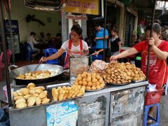 Laos, Ventyan prix des cafés et restaurants, donuts