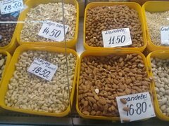 Lebensmittelpreise in Riga, Nüsse auf dem Markt