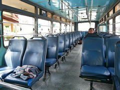 Malaisie, transport à Kuching, intérieur du bus de Bau