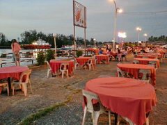 Malaisie, Bornéo, Miri, Café sur le front de mer