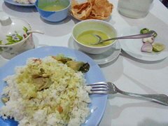 Essen auf den Malediven, Curry mit Huhn oder Fisch und Reis