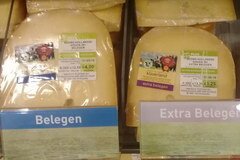 Lebensmittelpreise in Amsterdam, Holländischer Käse im Supermarkt
