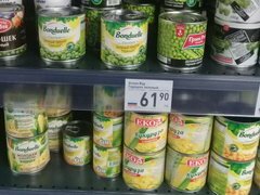 Lebensmittelpreise in Moskau, grüne Erbsen und Mais