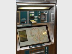Prix des transports à Singapour, Distributeurs de tickets dans le métro