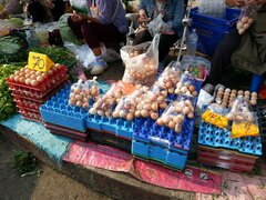 Thaïlande, Prix des fruits de Chiang Mai, Oeufs sur le marché