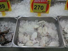 Supermarkt-Lebensmittelpreise in Hua Hin, Thailand, Tintenfisch