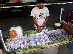 Street food à Pattaya en Thaïlande, Le prix des fruits de mer