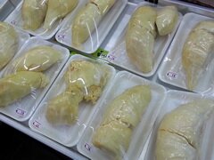 Pattaya Obst- und Gemüsepreise, Geschälte Durians