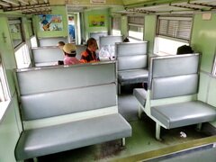 Transit in Thailand Pattaya, Reisebus der Klasse 3