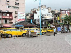 Taiwan Transport (Jiufen), kostengünstige Taxis warten auf Touristen.