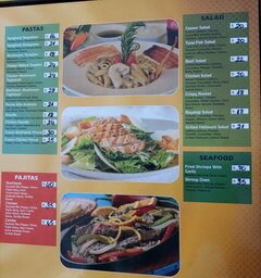 Preise in Göreme in der Türkei - Essen, Pasta und Salat in einem Touristencafé
