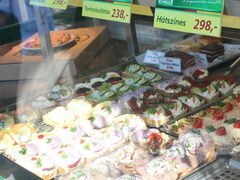 Schnellimbiss in Budapest, Verschiedene Snacks - Sandwiches