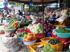 Vietnam, Dalat, Preise für Obst und Gemüse auf dem Markt