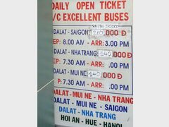 Vietnam, Dalat, Bus d'agences 