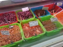Vietnam, Nha Trang, repas prêt dans un supermarché