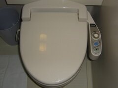 Hotels in Japan - Toyoko inn, Auto-Toilettenassistentin
