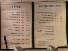 Prix des repas à Stockholm, Dans un café